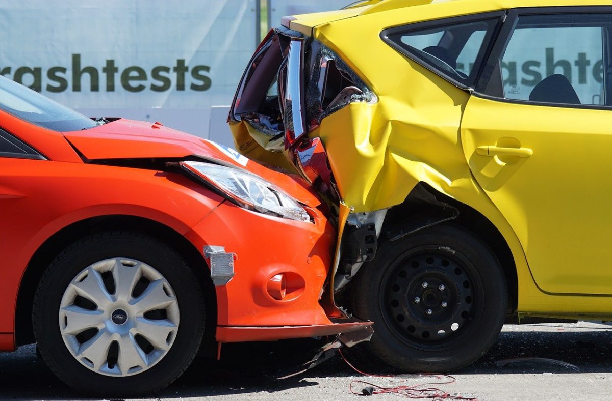 Zwykle polisa ubezpieczenia pokrywa wypłatę odszkodowania w wypadku…